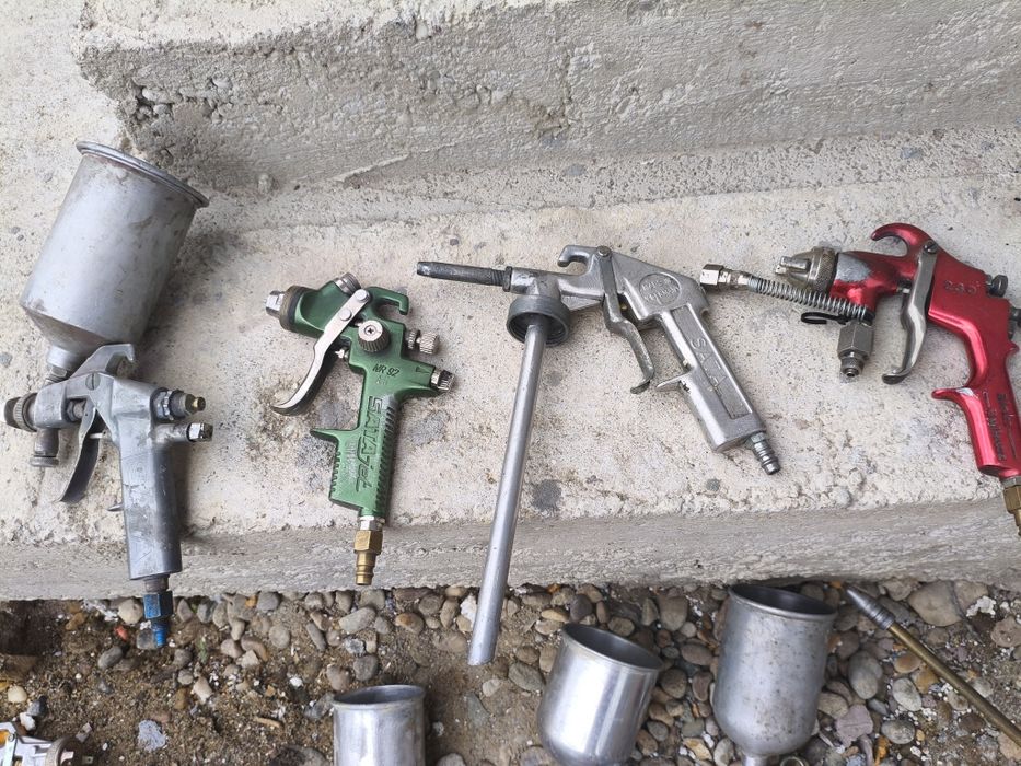 Vind colecția de pistoale de vopsit