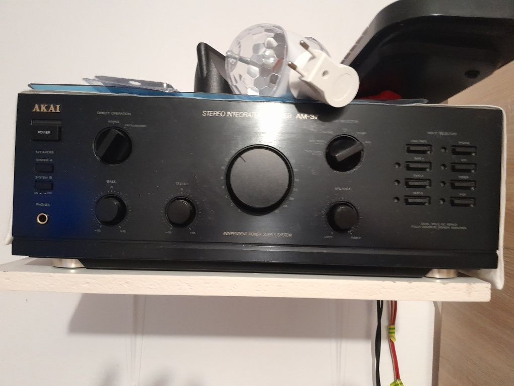 Akai sistem audio