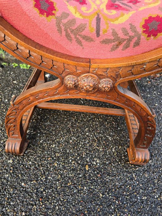 Стар стол 1860 година.