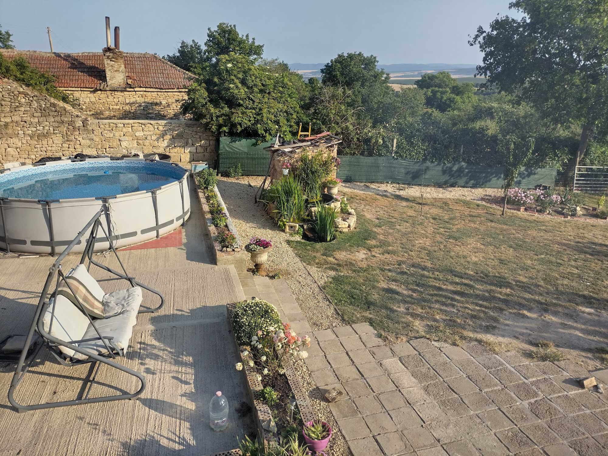 Отлична двуетажна обзаведена къща, обл.Варна