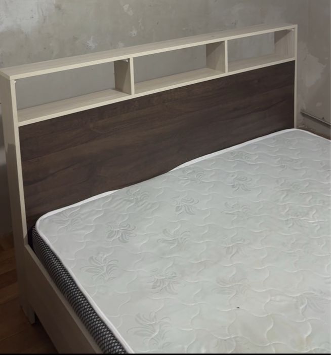 Срочно продам 2-х спальную кровать, в идеальном состоянии с матрасом