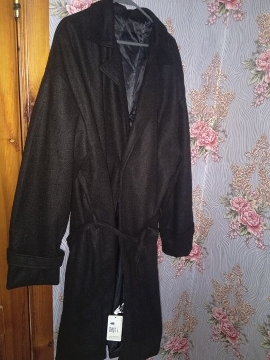 Продам пальто новое