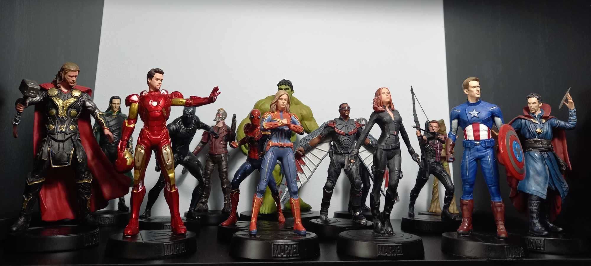 Колекция от 15 уникални фигурки на MARVEL