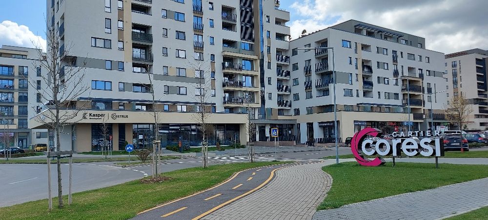 Închiriez ap două camere tip studio zona Coresi Kasper Persoana fizica