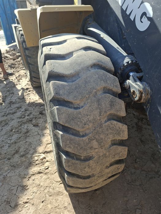Xcmg  lw300fn 1.8 kubli texnikalarga tushadigan balon sotiladi 4 dona
