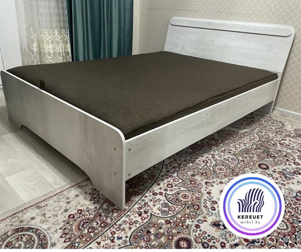 Двухспальный кровать С поролоном матрасом