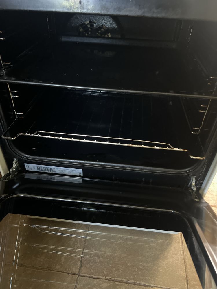 Aparat de gatit electric Electrolux, 4 ochiuri si cuptor