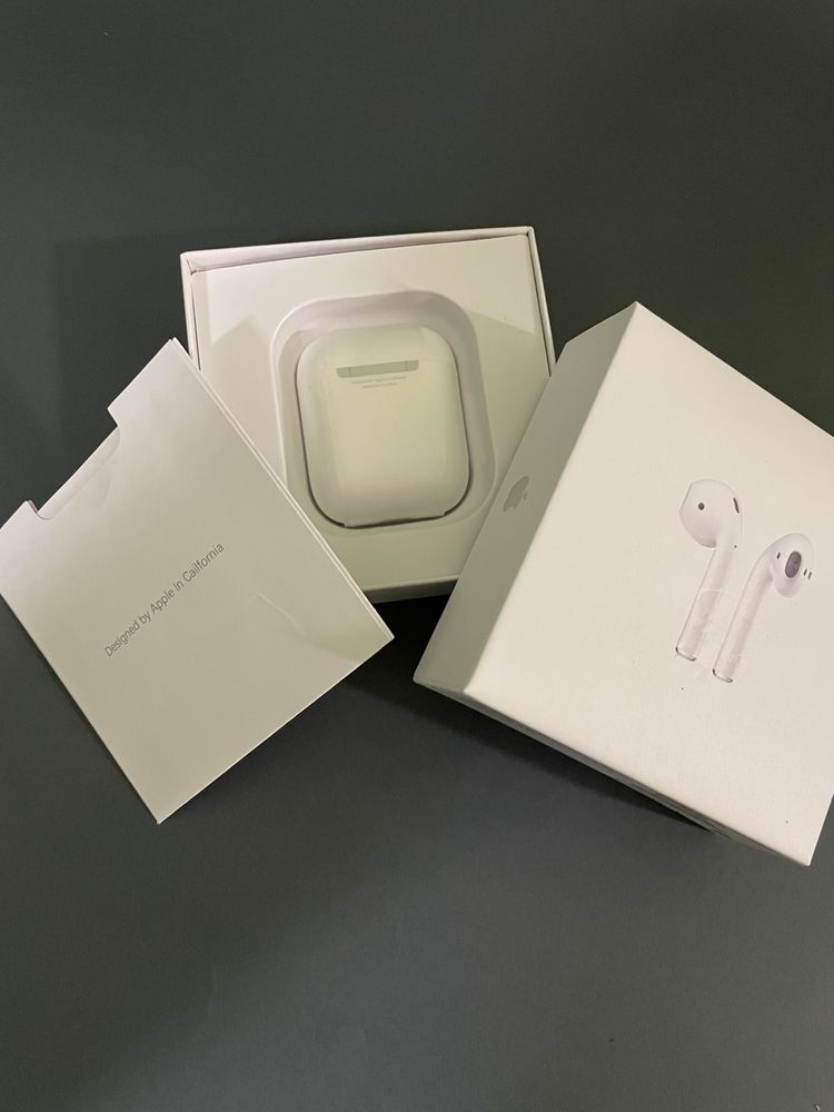 Безжични слушалки Apple AirPods 2