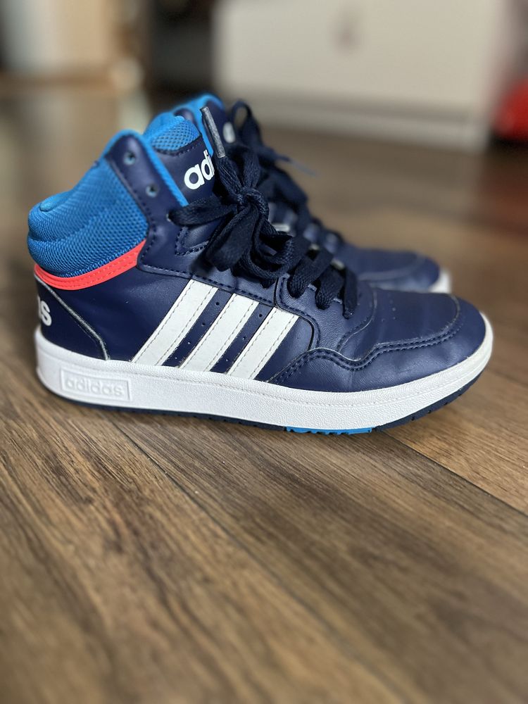 Adidasi Adidas marimea 32.