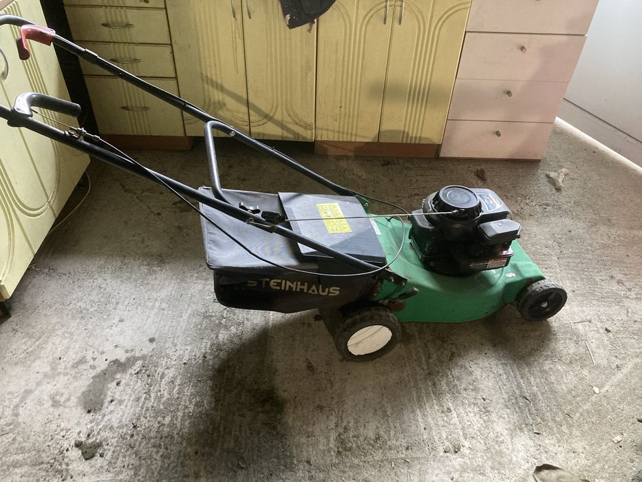 Motocositoare profesională pe benzina