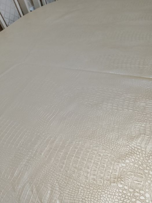 Продам стол,в идеальном состоянии