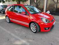 Vând Ford Fiesta ST. 4000 € negociabil