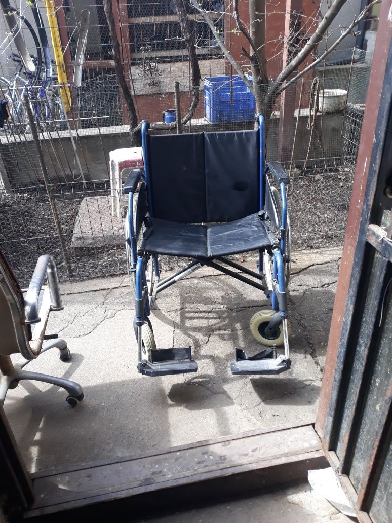 Carucior handicap scaun cu rotile mare