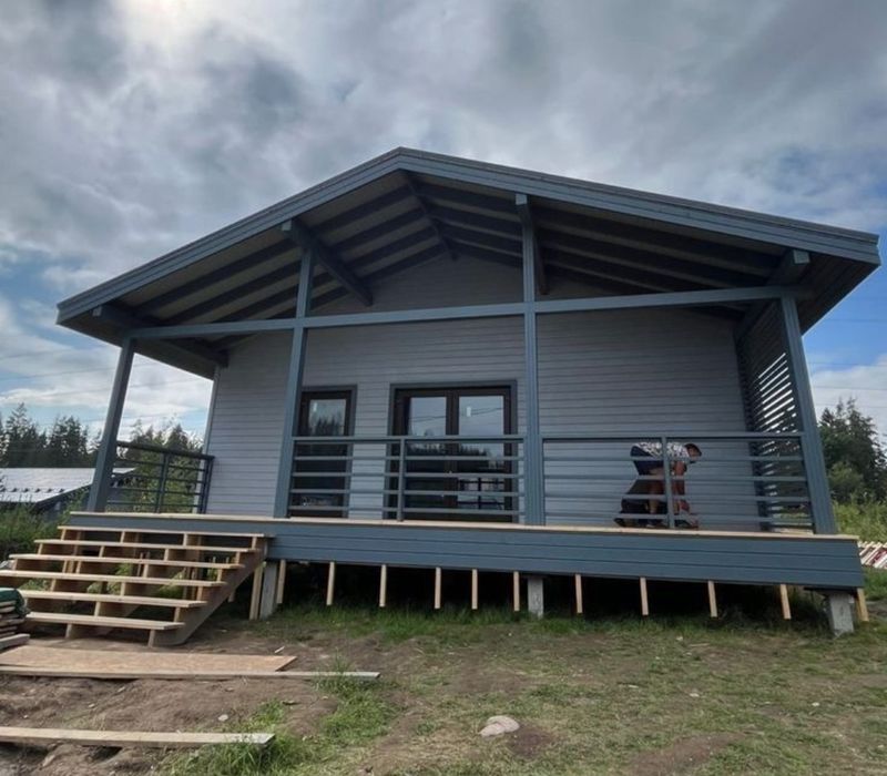 Vând case pe structura metalica