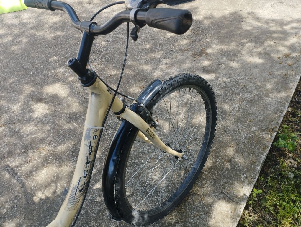 Vând bicicleta pentru adulți/adolescenți, roti de 26