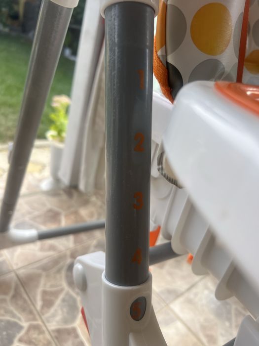 Scaun cu masuta de bebe