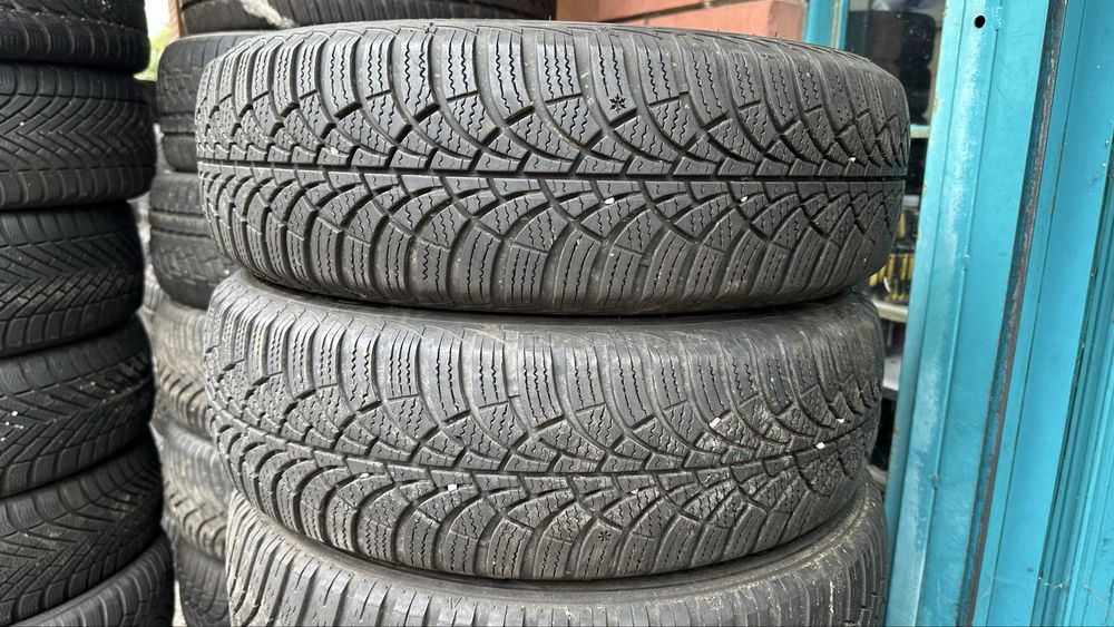 Продавам 2бр. Зимни гуми 175/65/15 Goodyear