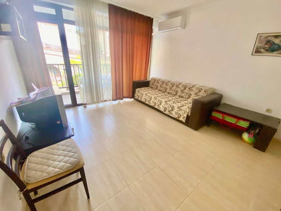 Двустаен апартамент на метри от плажа в к-с "Етъра 1"