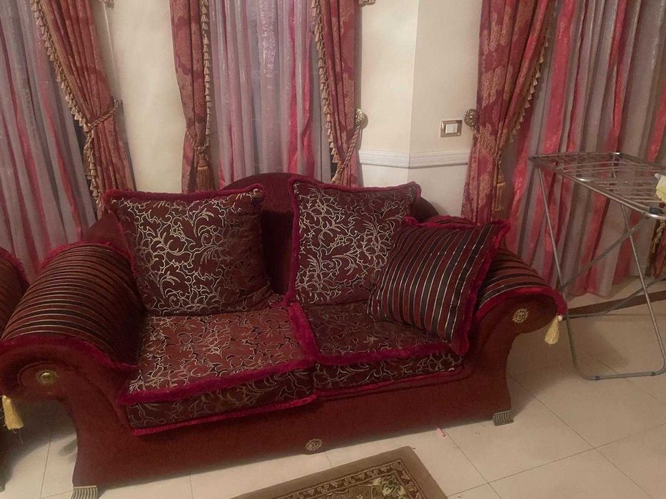 Vand 2 canapele si 2 fotoliu Chesterfield stare foarte buna