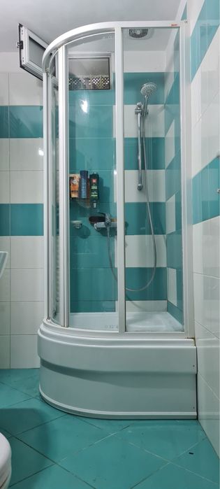Baie completa sanitare, wc, dulap, cabina dus, wc, usa, termopan