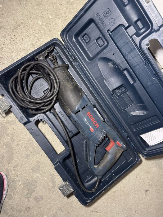 Fierastrau sabie Bosch profesional pe cablu