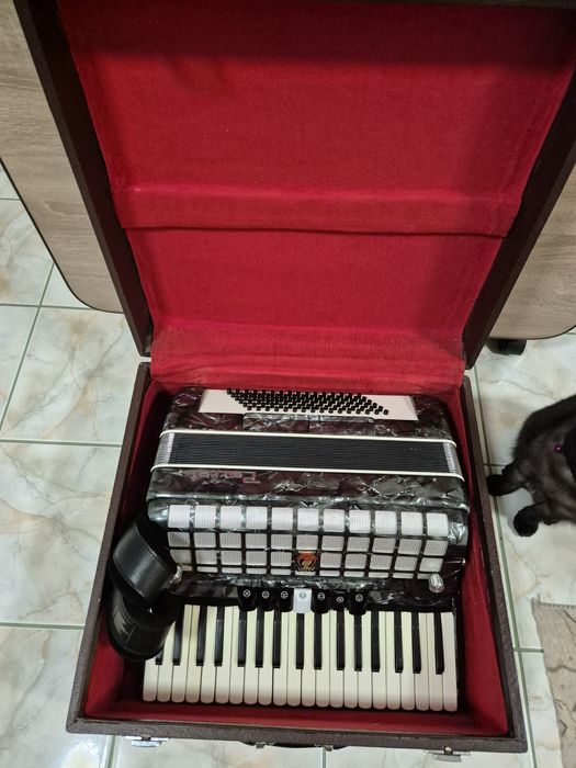 Acordeon Parrot 96 bass stare ca nou