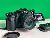 Pachet Mirrorless Fujifilm X-S20 + SIGMA 18-50 f2.8 + Cage + accesorii