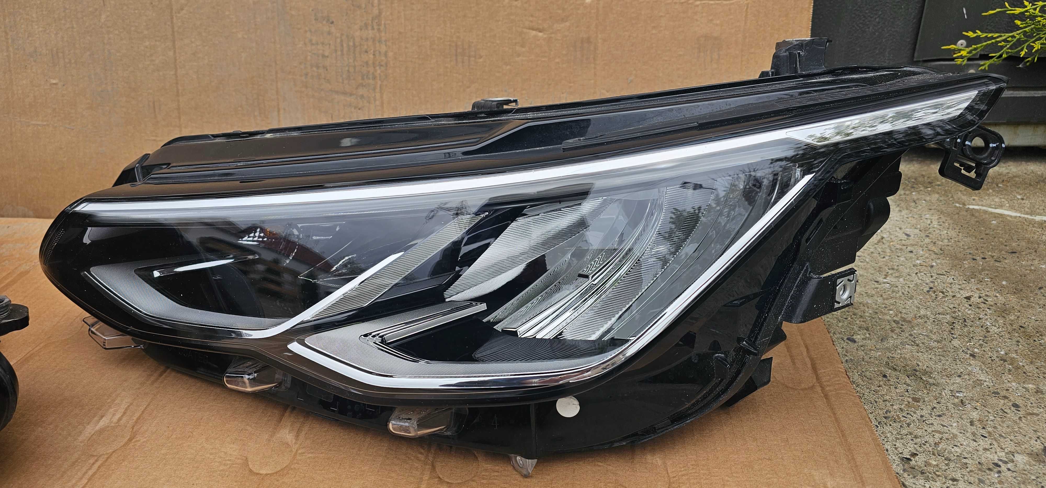 Far stanga / dreapta Full LED Vw Golf 8 2020 2021