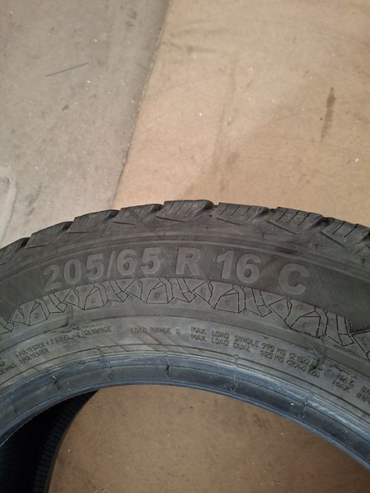 2 Anvelope de iarnă 205 65 r16C Semperit