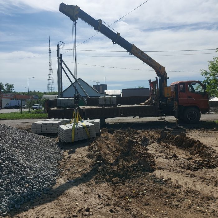 Манипулятор воровайка грузоперевозки доставка бортовой авто с краном