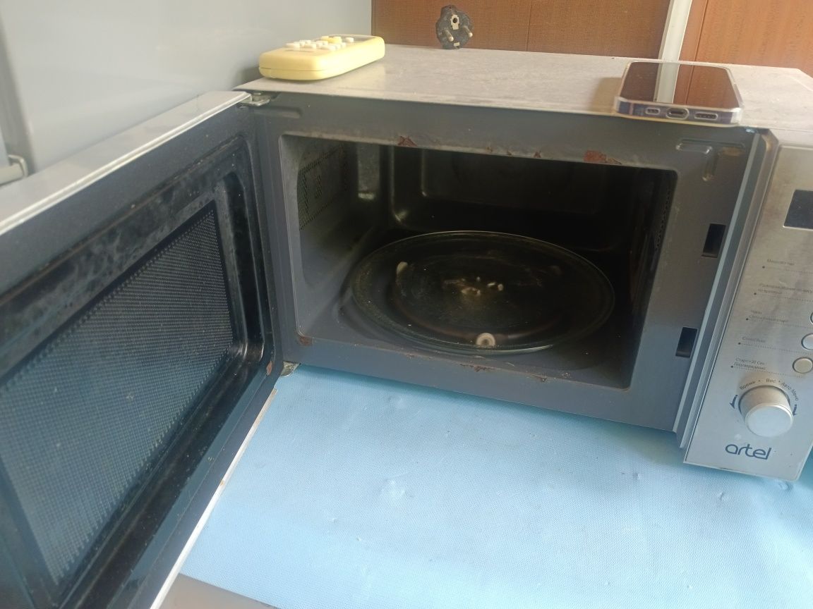Микроволновая печь Артель