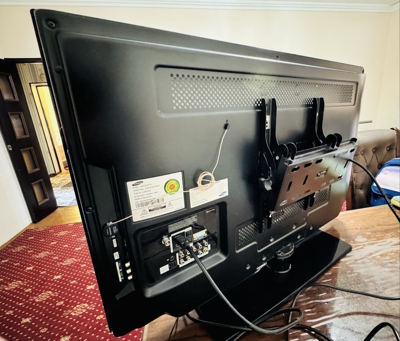 SAMSUNG TV 40* FullHD ва MI BOX android