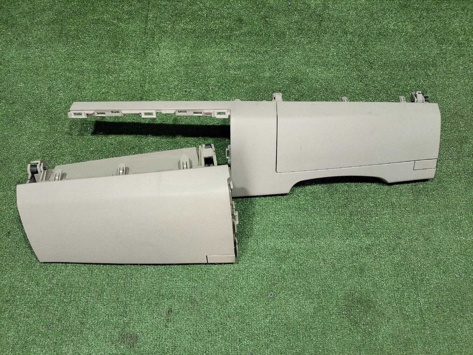 Продам Бардачок Toyota Estima 50 / 55