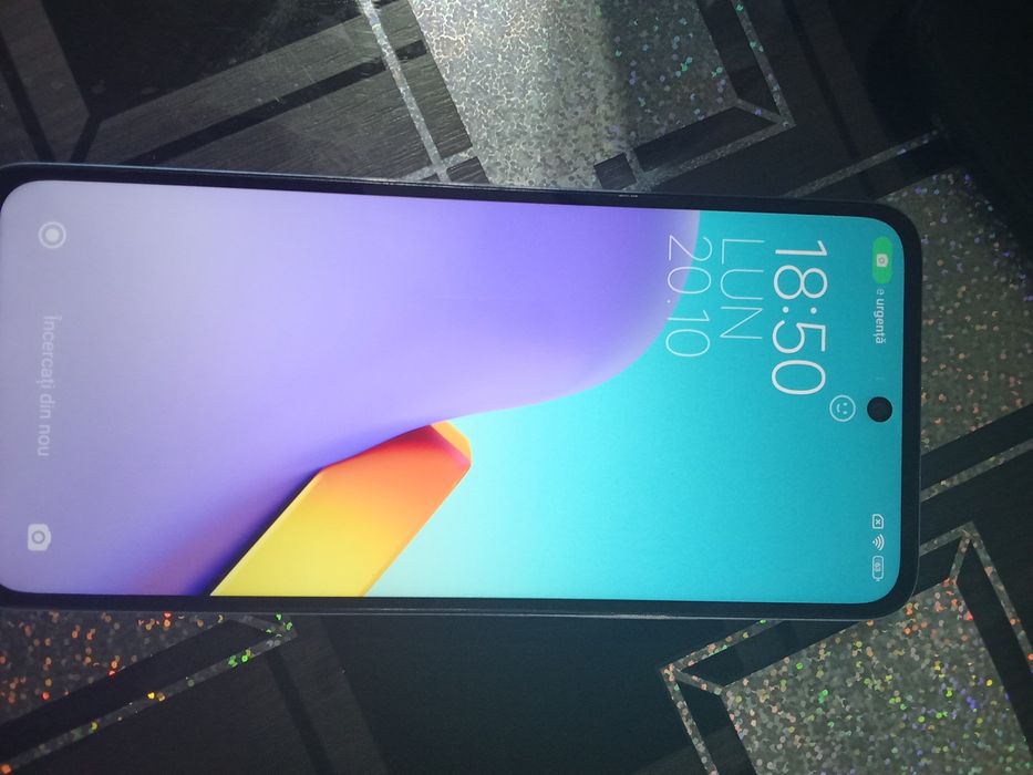 Redmi 5g mere foarte bine