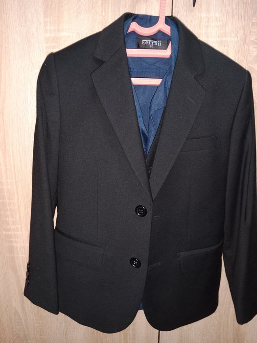 Продам костюм и жилетку