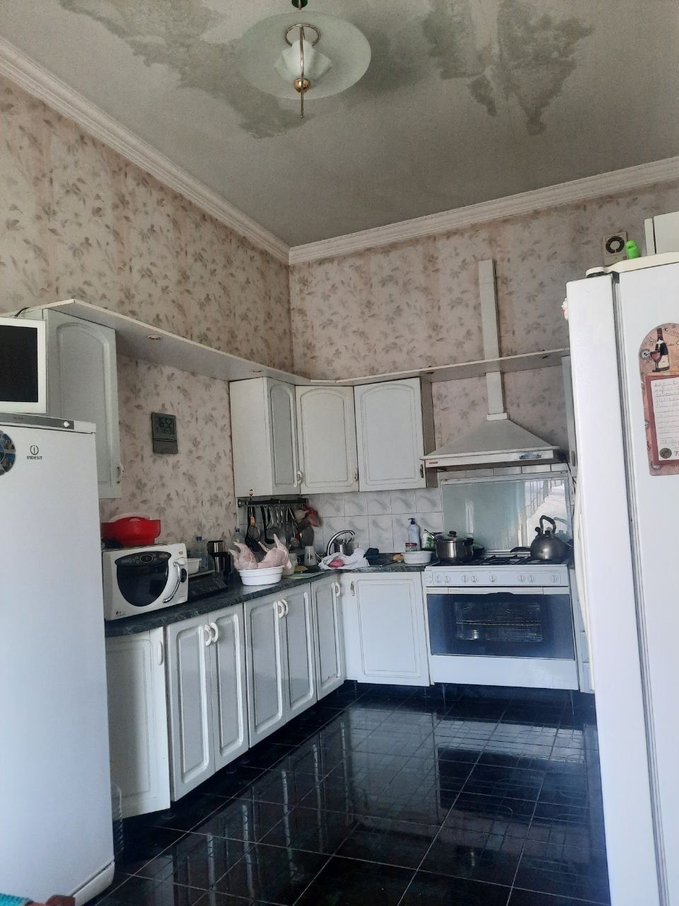 ДомУгловой 7 сот280тыс.уе Азербайджан центре 250м2 и подвал