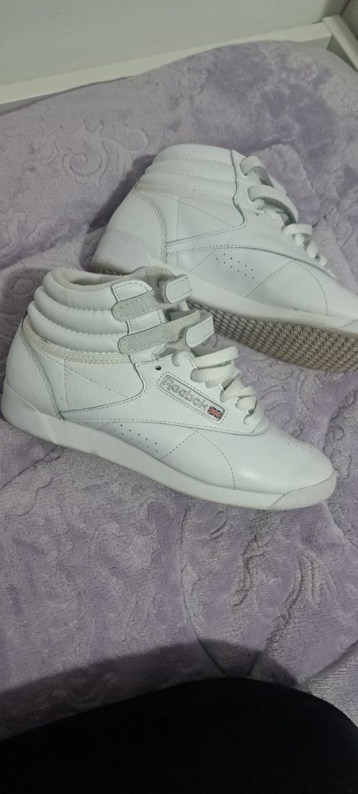 Adidasi tip gheata Reebok