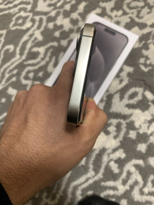 iphone xr 15 pro korpusida radnoy