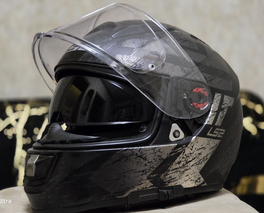 Каска LS2 Vector Evo
Конструкция на външната обвивка от