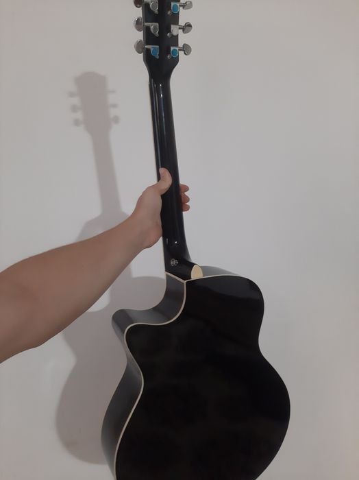 Гитара сатылады. Срочно