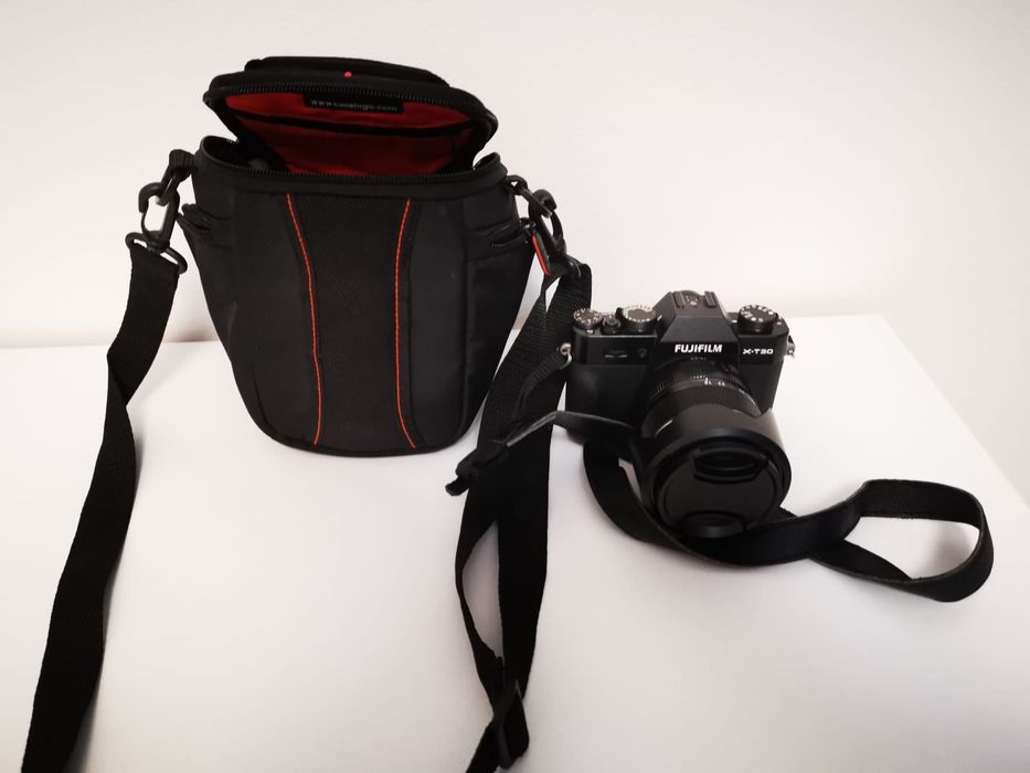 Aparat foto Fujifilm xt 30 cu obiectiv Fuji  18-55mm