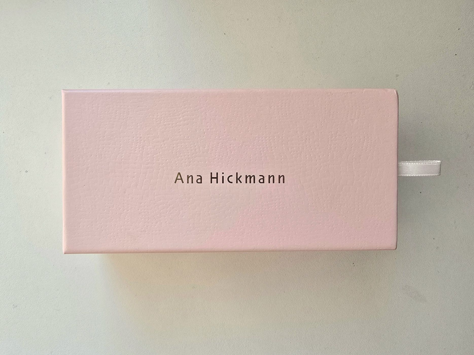 Слънчеви оила Ana Hickmann