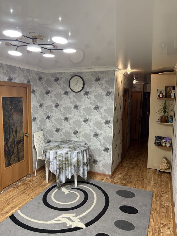 Продам 3-х комнатную квартиру в 16 мкр.