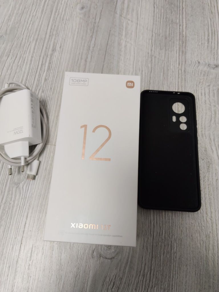 Vind Xiaomi 12t 8/128 GB  stare foarte buna