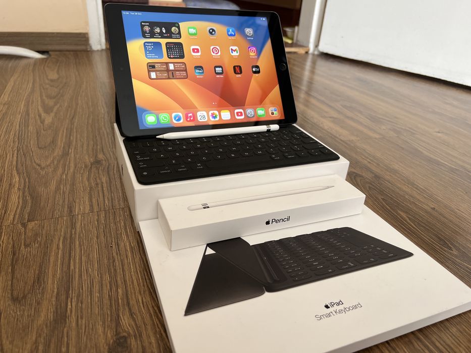 Apple Ipad 9 (2020) + apple pen 1 gen + apple keyboard folio