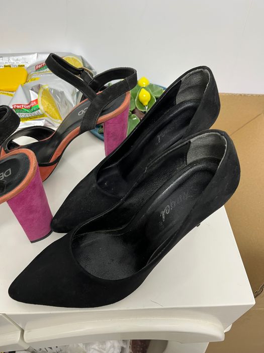 Комплект от два чифта обувки