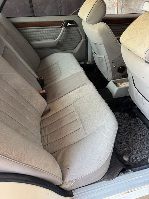 Mercedes benz w124 e230