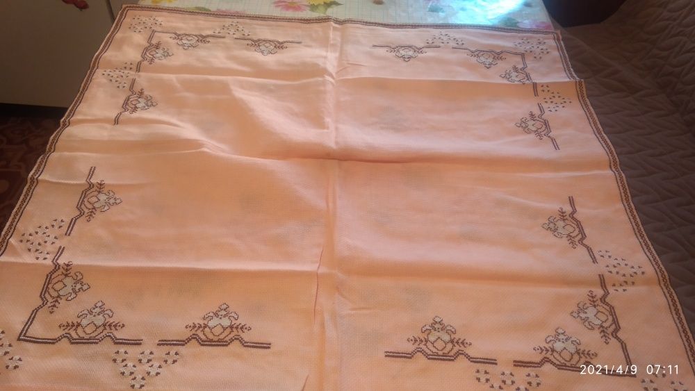 Продавам ръчно шити карета от панама 70/70