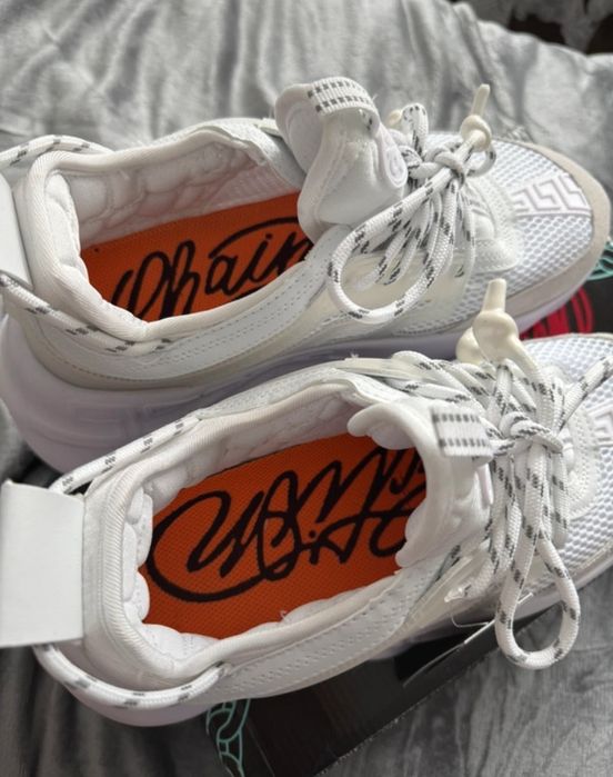 Versace chain reaction