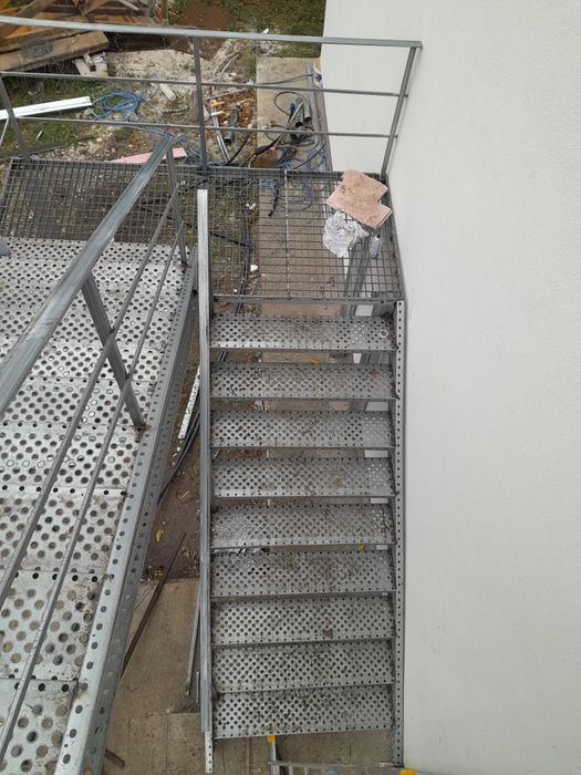 Scări metalice galvanizate la orice demisiune asiguram transport ori u